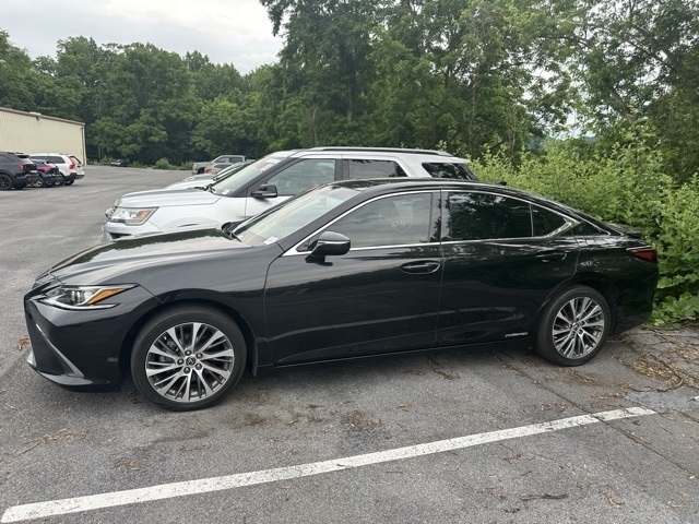 2021 Lexus ES 300h 300h
