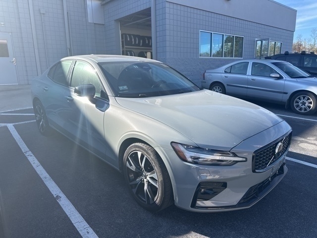 2025 Volvo S60 B5 Core