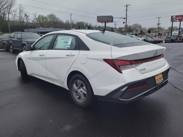 2025 Hyundai ELANTRA SE
