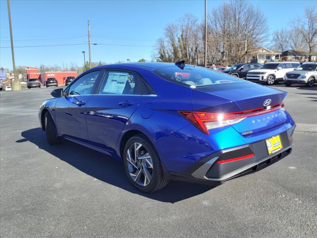 2025 Hyundai ELANTRA SEL