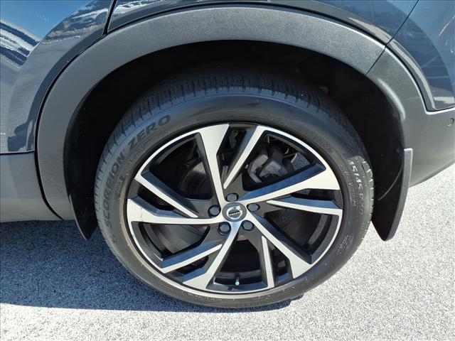 2022 Volvo XC40 R-Design
