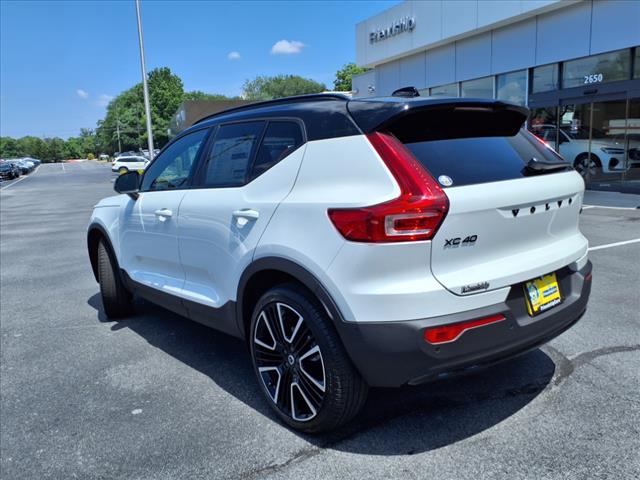 2026 Volvo XC40 