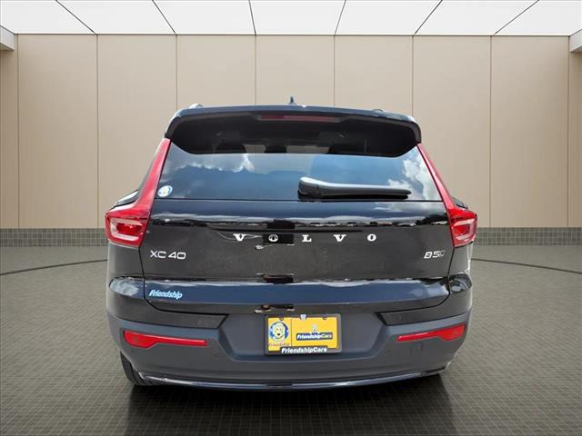 2026 Volvo XC40 B5 Ultra Dark Theme