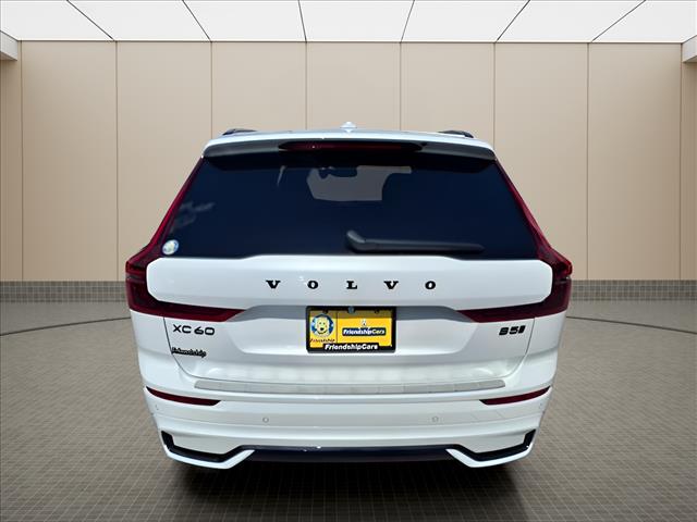 2026 Volvo XC60 B5 Ultra Black Edition