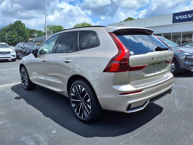 2026 Volvo XC60 B5 Ultra Dark Theme