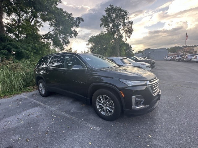 2022 Chevrolet Traverse LT Leather