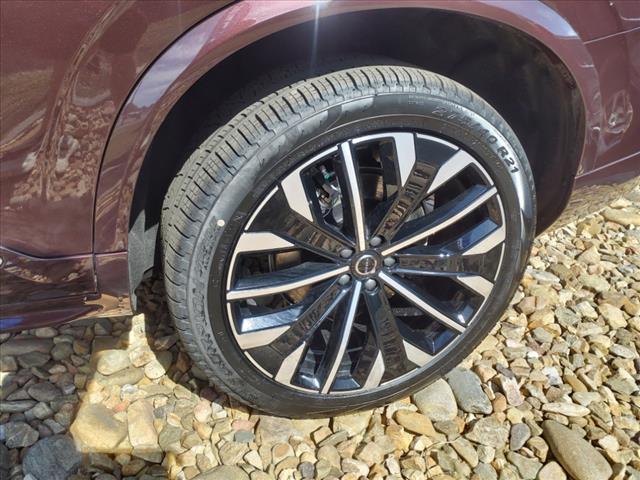 2025 Volvo XC90 T8 Plus 6 Passenger