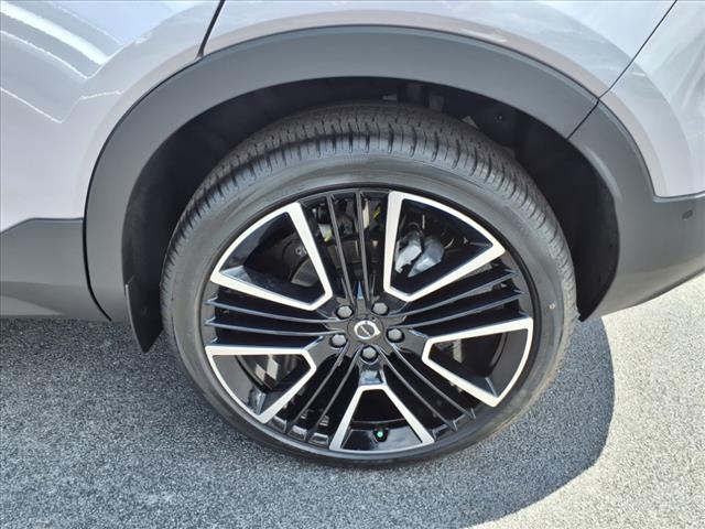 2026 Volvo XC40 B4 Plus Bright Theme