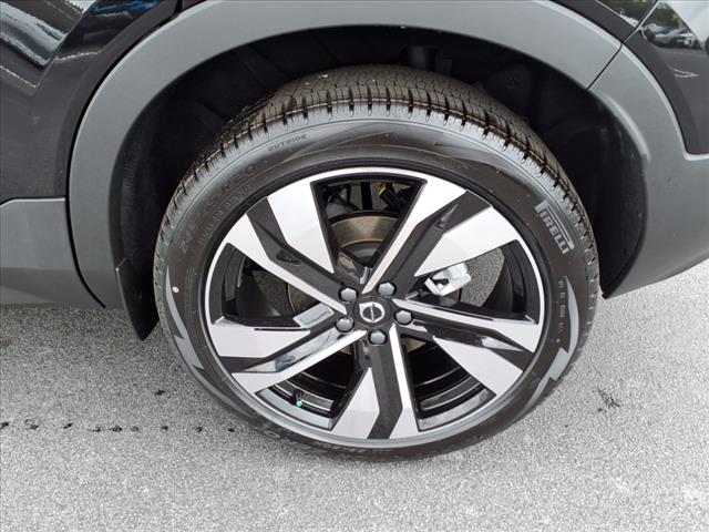 2025 Volvo XC40 B5 Ultra Dark Theme