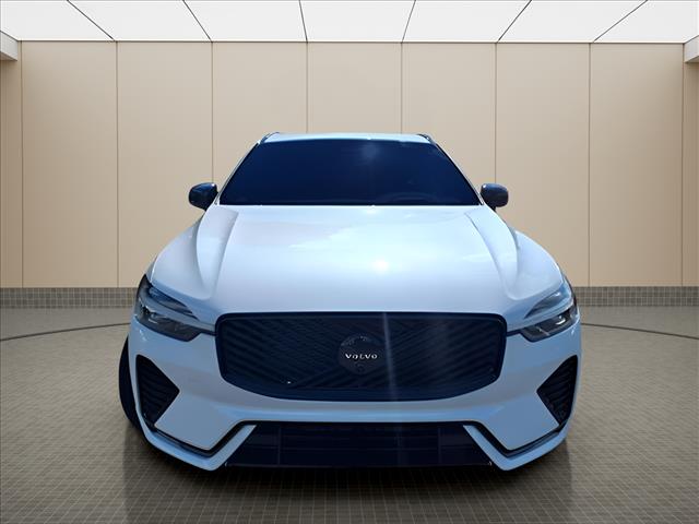 2026 Volvo XC60 B5 Ultra Black Edition