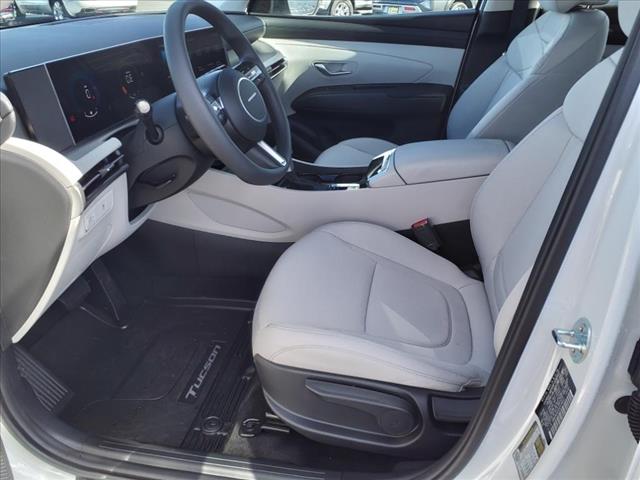 2025 Hyundai TUCSON SE