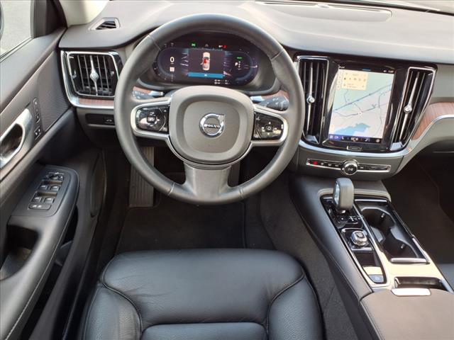 2024 Volvo S60 Recharge T8 Plus Dark Theme