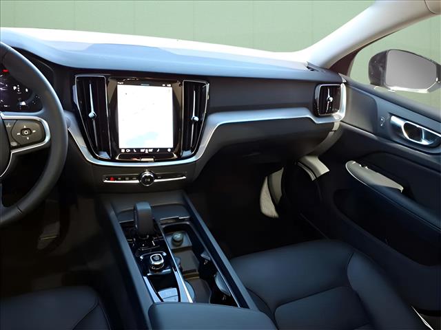 2025 Volvo S60 B5 Core