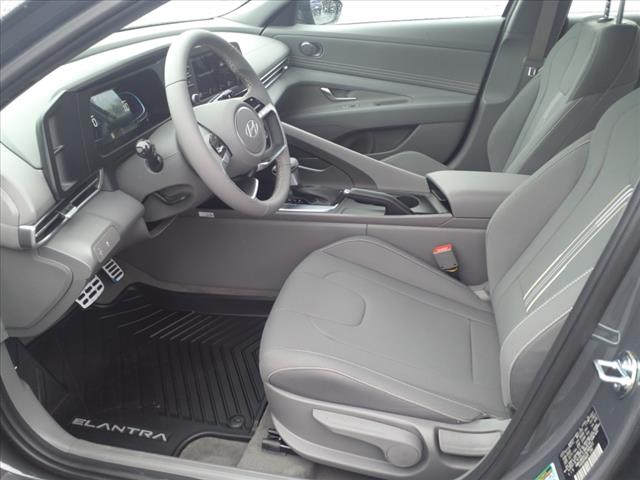 2025 Hyundai ELANTRA SEL