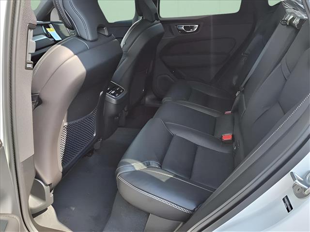 2026 Volvo XC60 B5 Ultra Black Edition