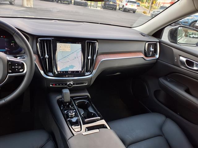 2024 Volvo S60 Recharge T8 Plus Dark Theme