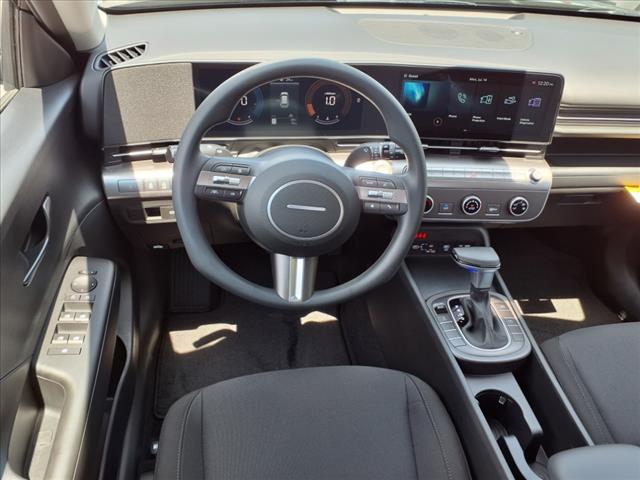 2025 Hyundai KONA SE