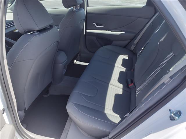 2025 Hyundai ELANTRA SEL