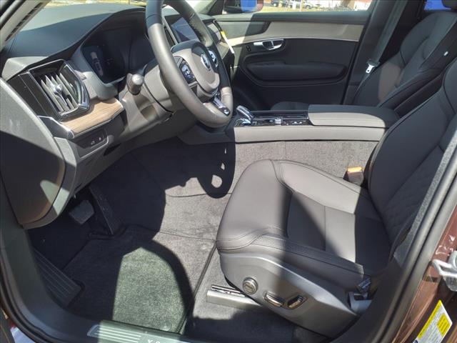 2025 Volvo XC90 T8 Plus 6 Passenger