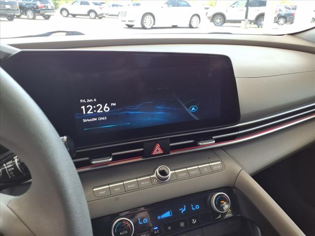 2024 Hyundai ELANTRA SEL