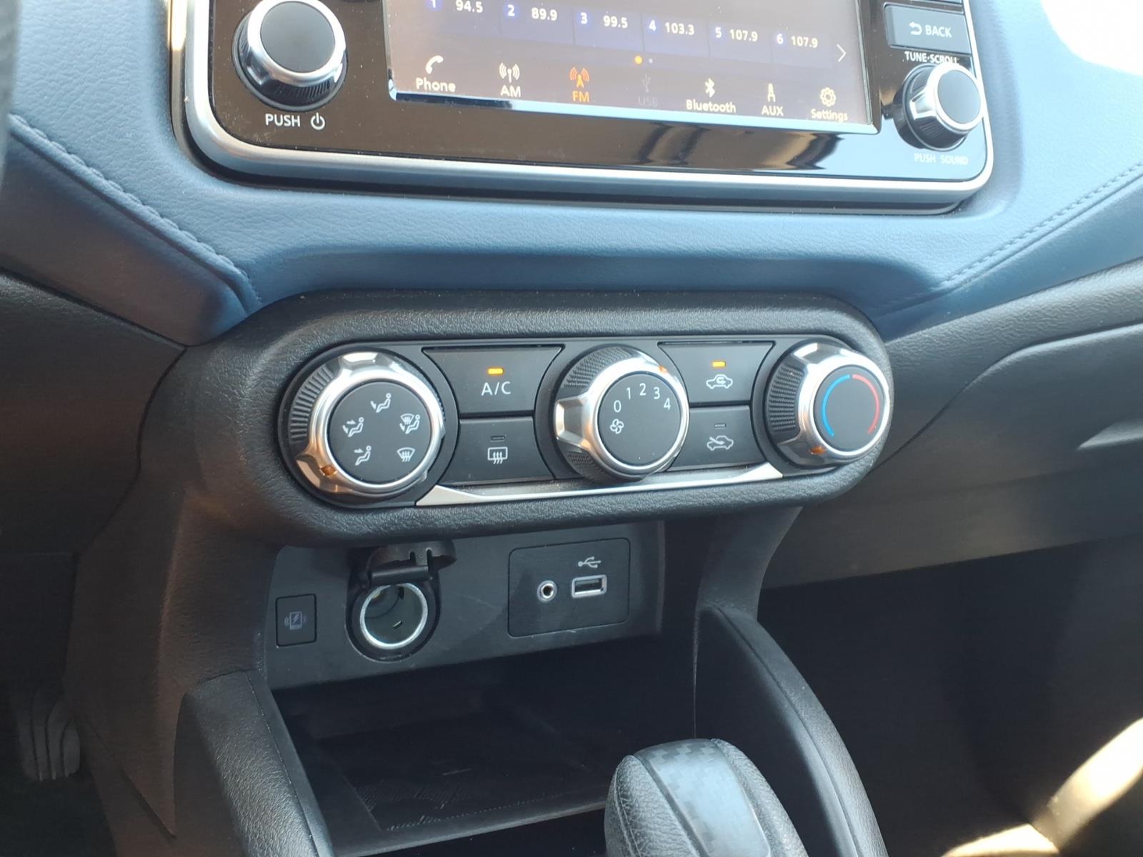NissanVersa10