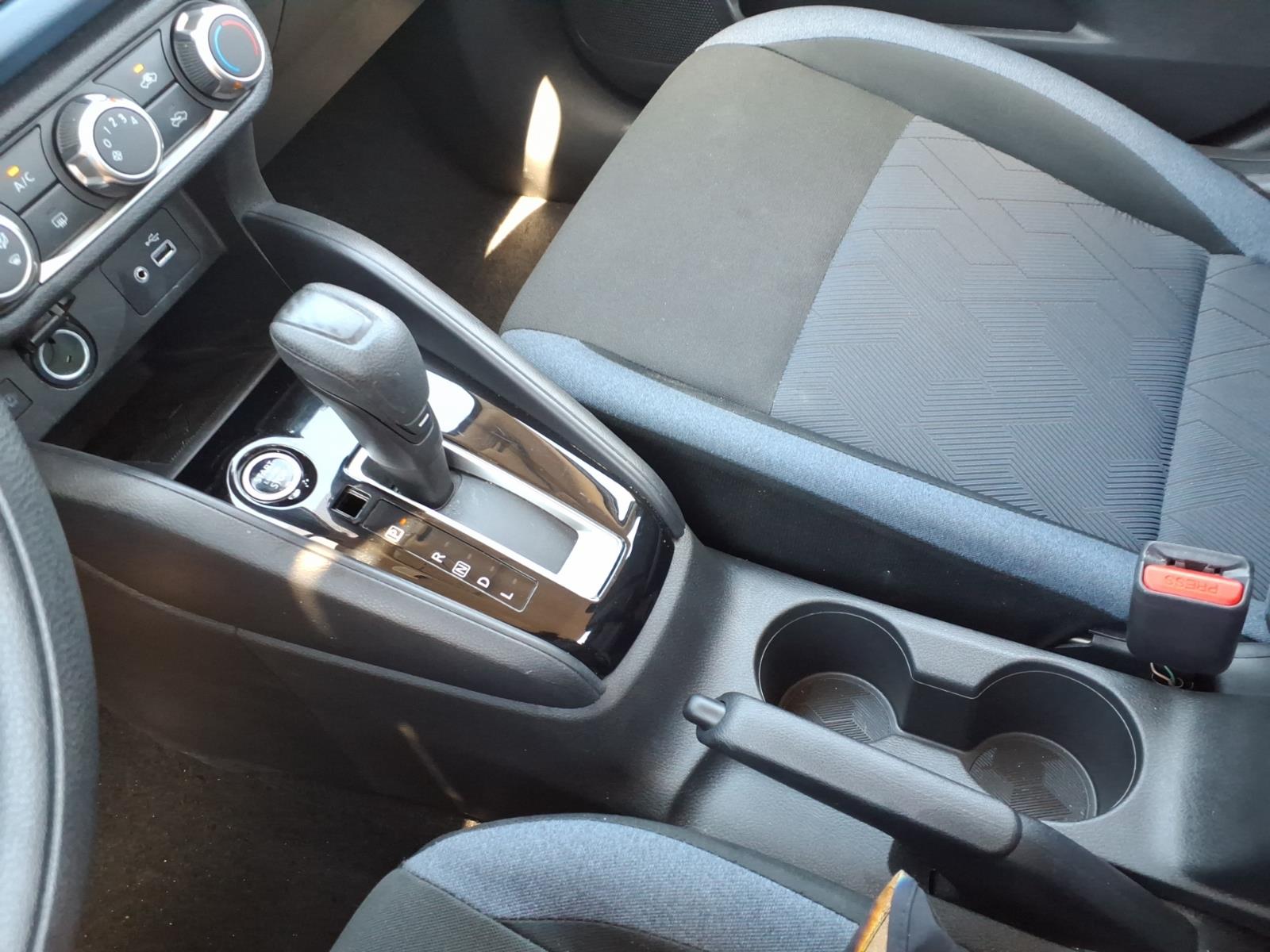 NissanVersa12