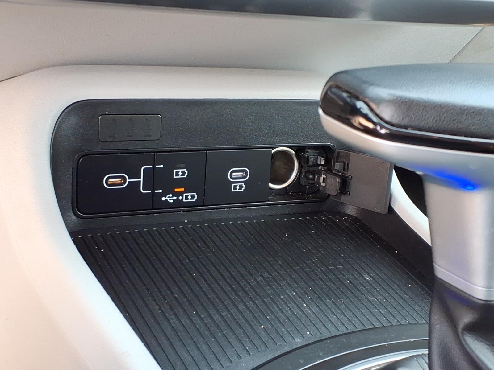 HyundaiKONA12