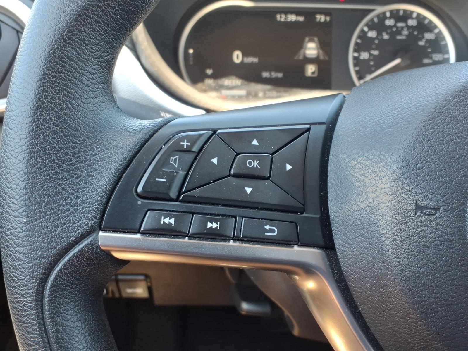 NissanVersa14