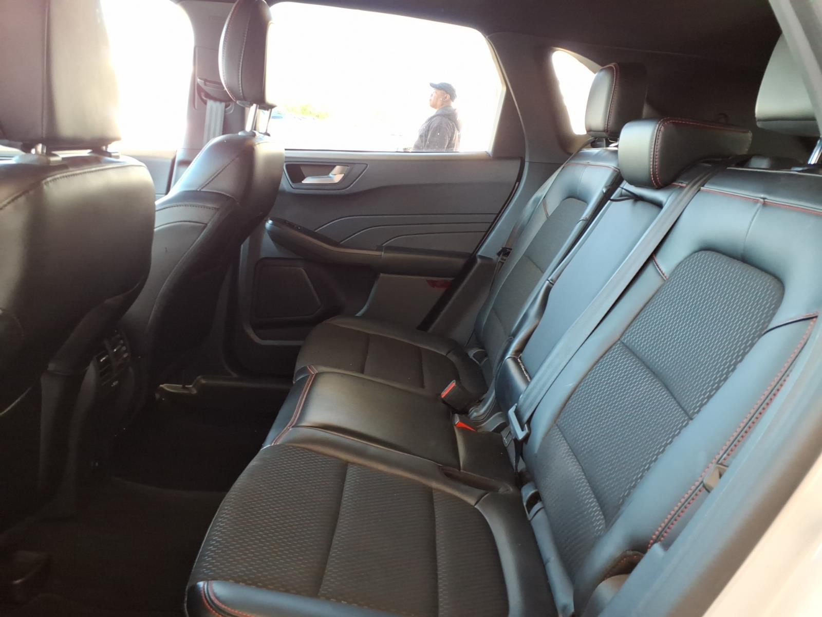 FordEscape16