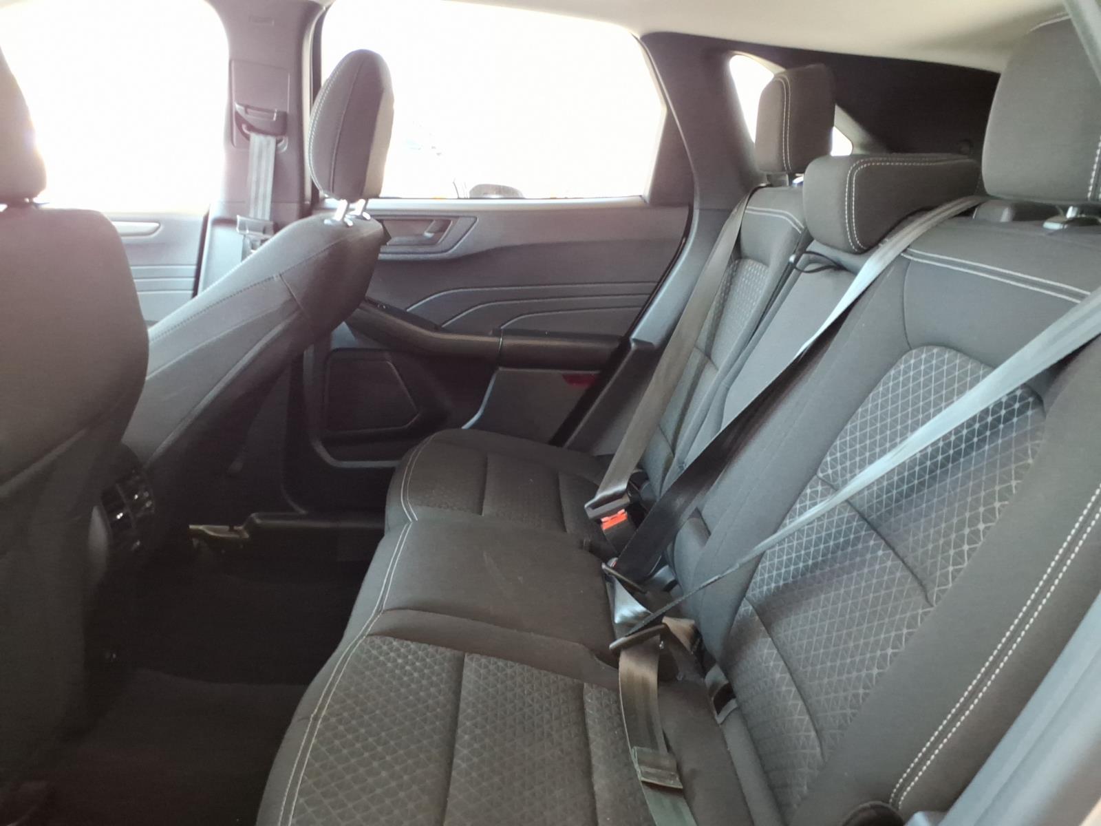 FordEscape16
