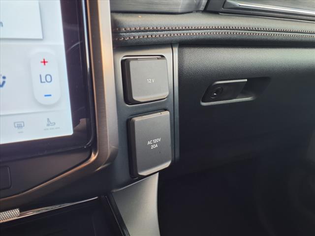 2025 Ford F-150 Lightning Lariat