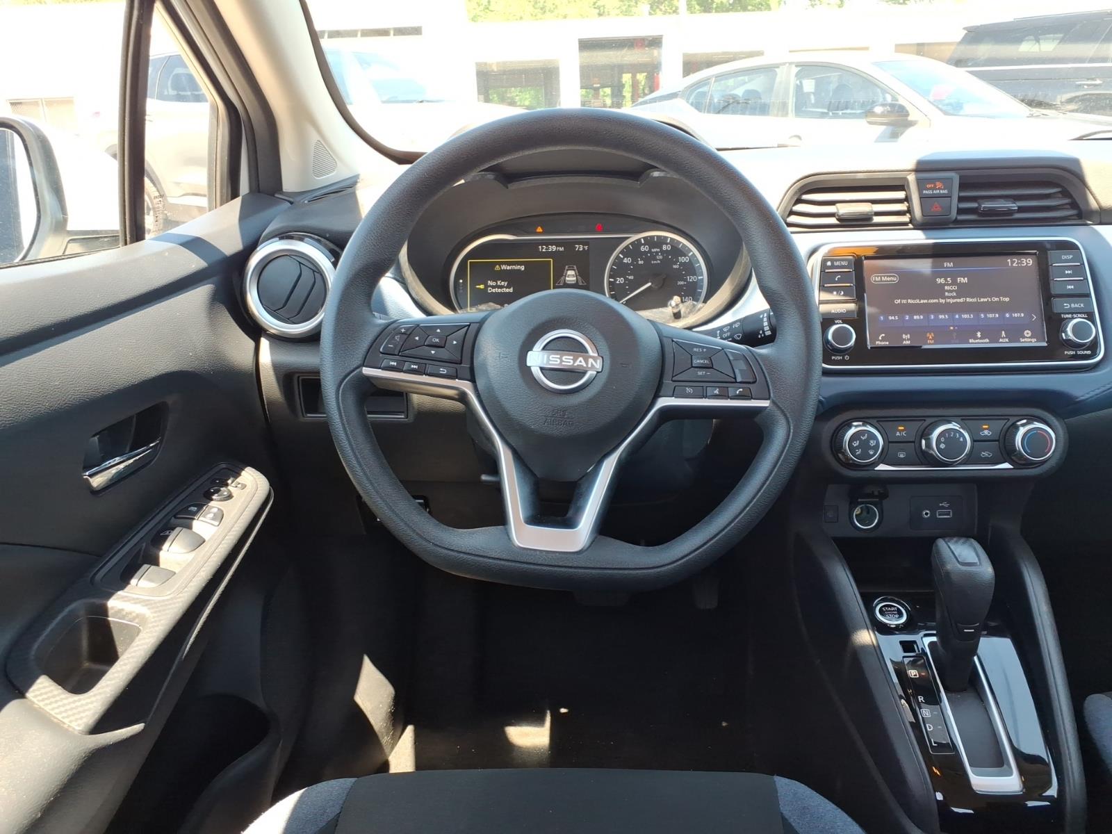 NissanVersa17