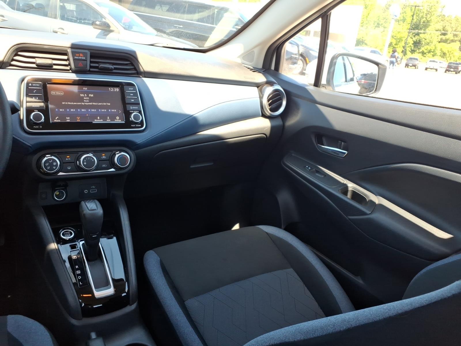 NissanVersa18