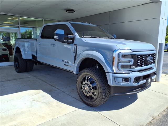 2024 Ford F-450 Super Duty Platinum