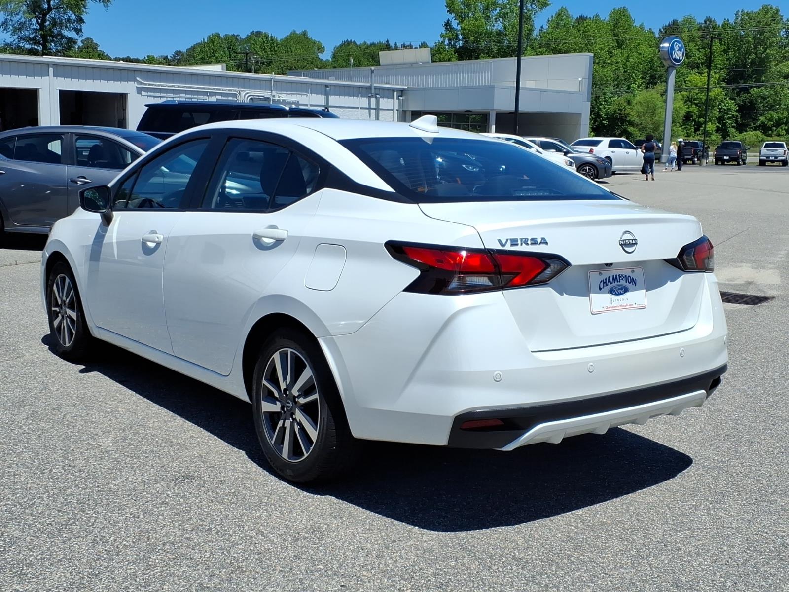 NissanVersa22