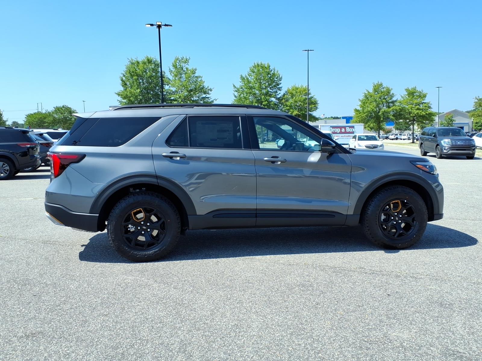 FordExplorer24