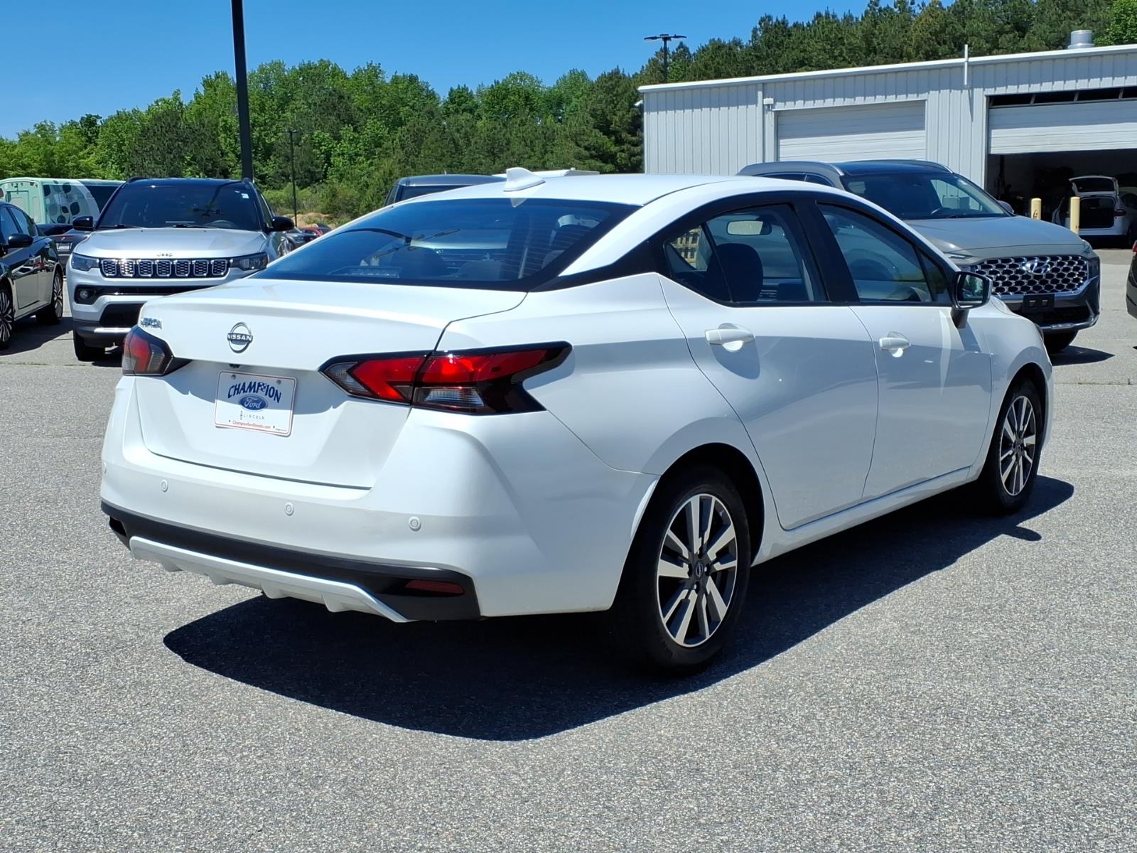 NissanVersa24