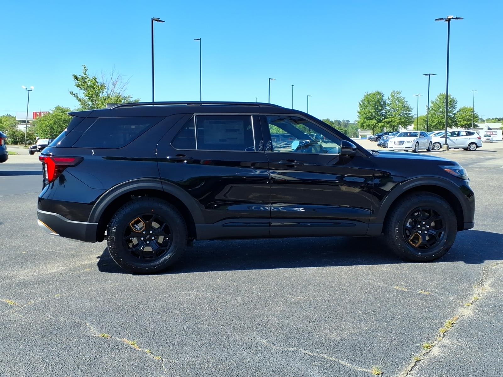 FordExplorer25
