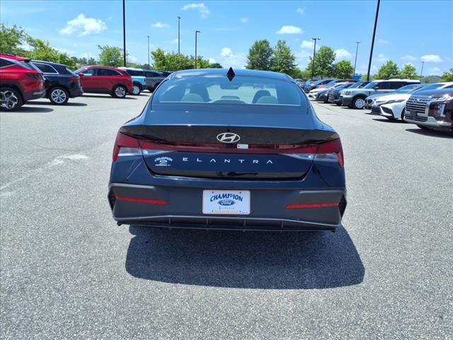 2024 Hyundai ELANTRA SEL