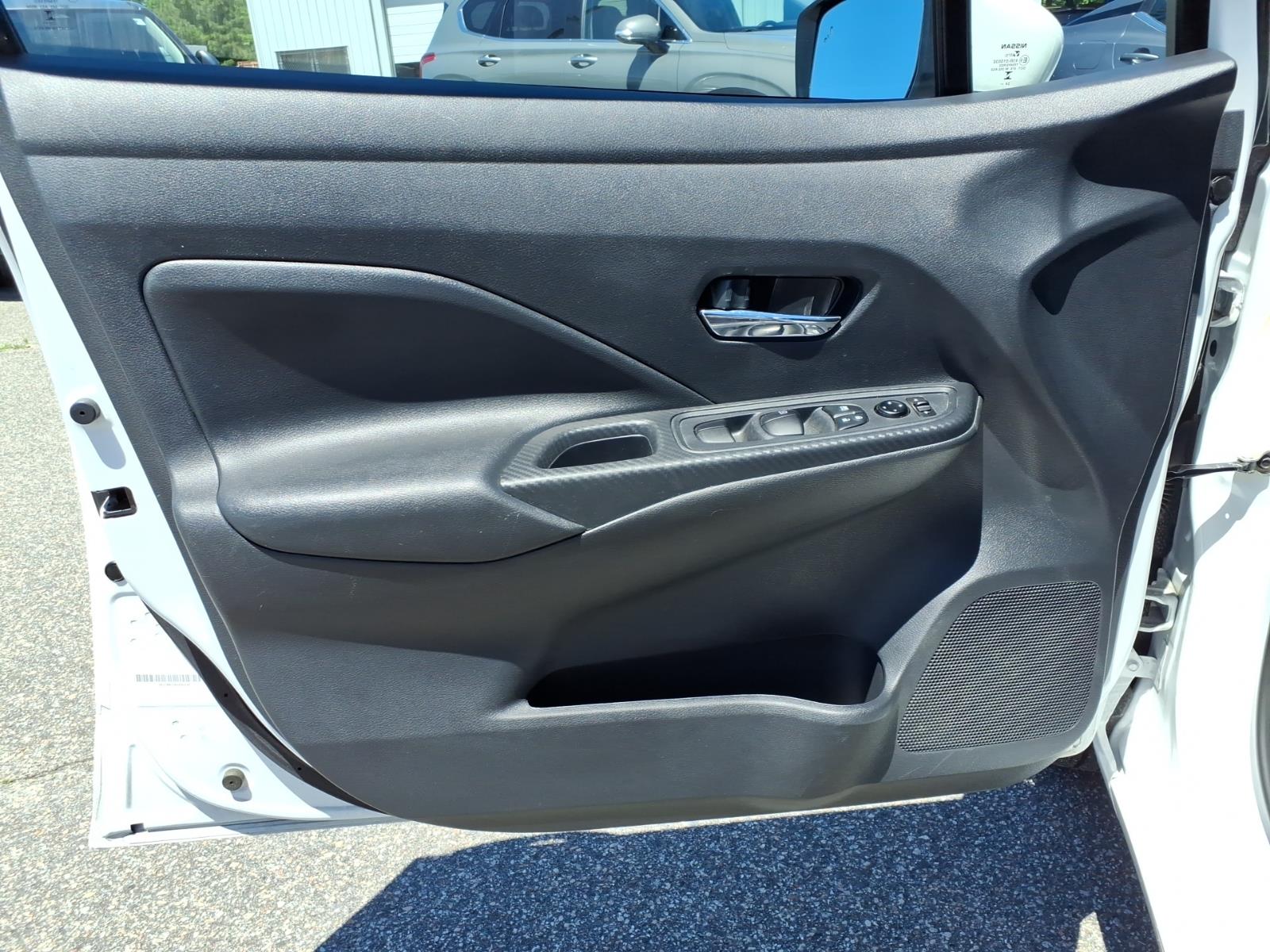 NissanVersa4