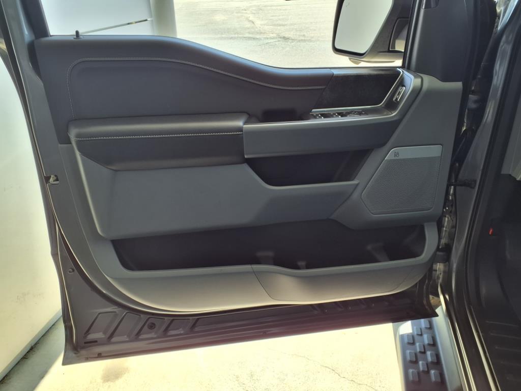 FordF-150 Lightning4