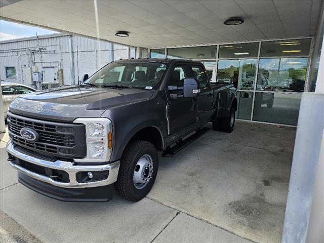 2025 Ford F-350 Super Duty XL