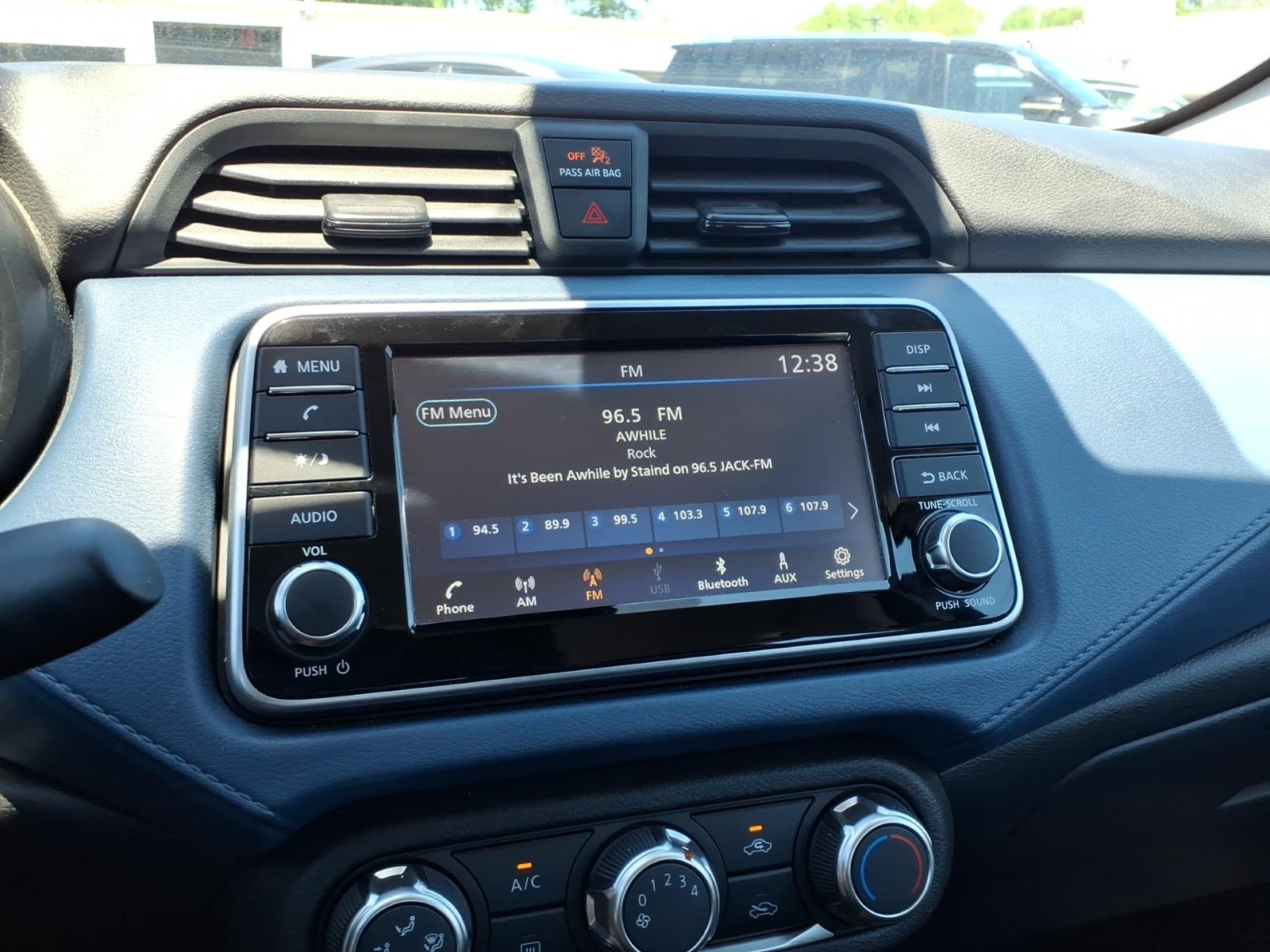 NissanVersa8