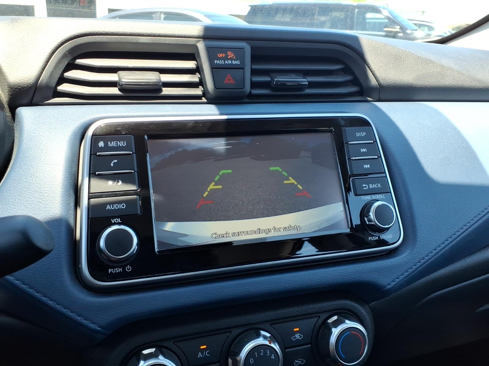 NissanVersa9