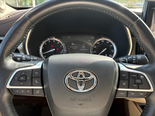 2022 Toyota Highlander Platinum
