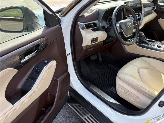 2022 Toyota Highlander Platinum