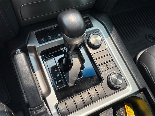 2020 Toyota Land Cruiser Base