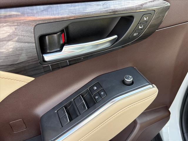2022 Toyota Highlander Platinum
