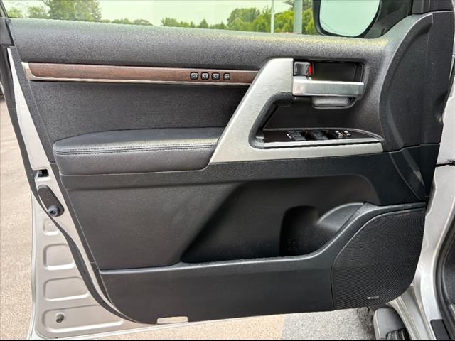 2020 Toyota Land Cruiser Base