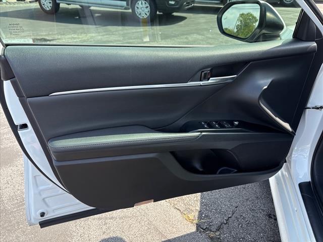2020 Toyota Camry Hybrid XLE